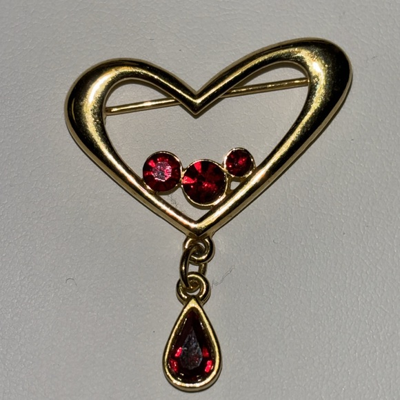 Lia Heart Pin - Picture 1 of 7